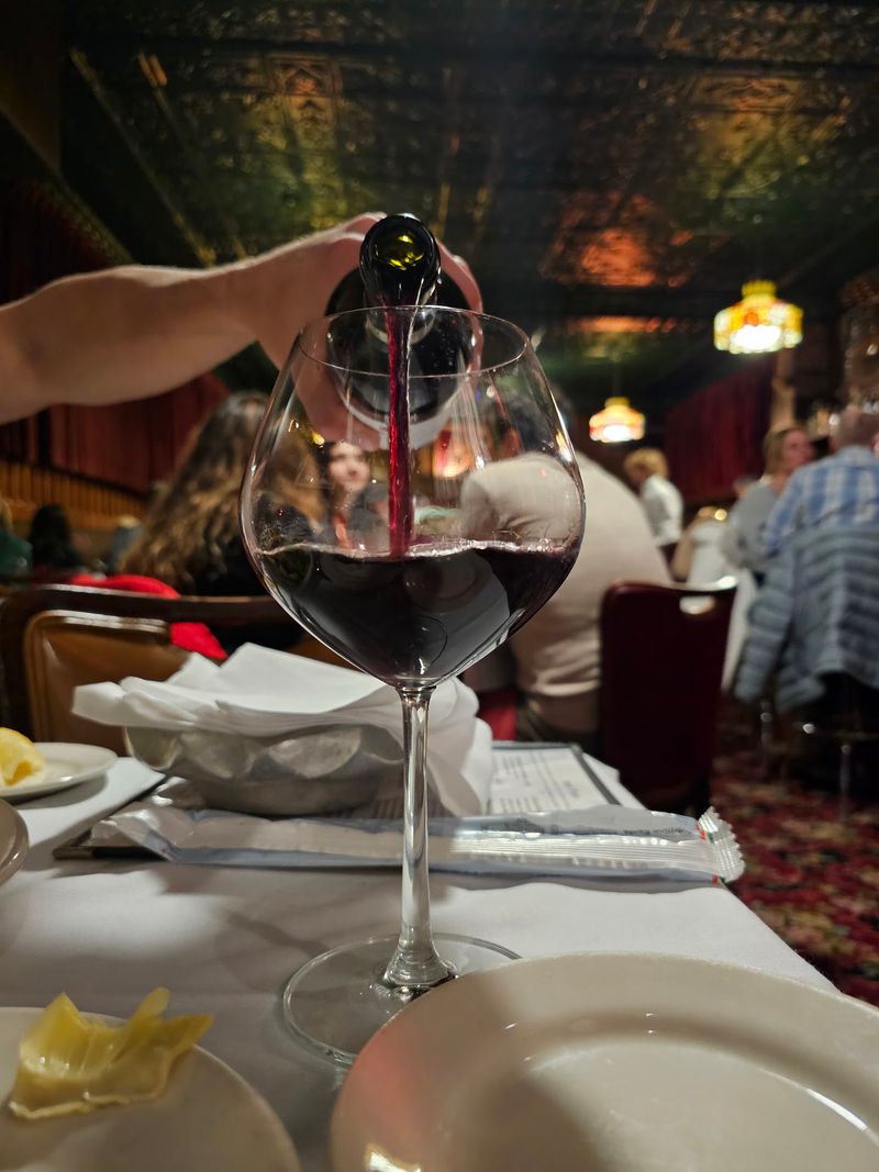Old-School Dining Still Works in Illinois