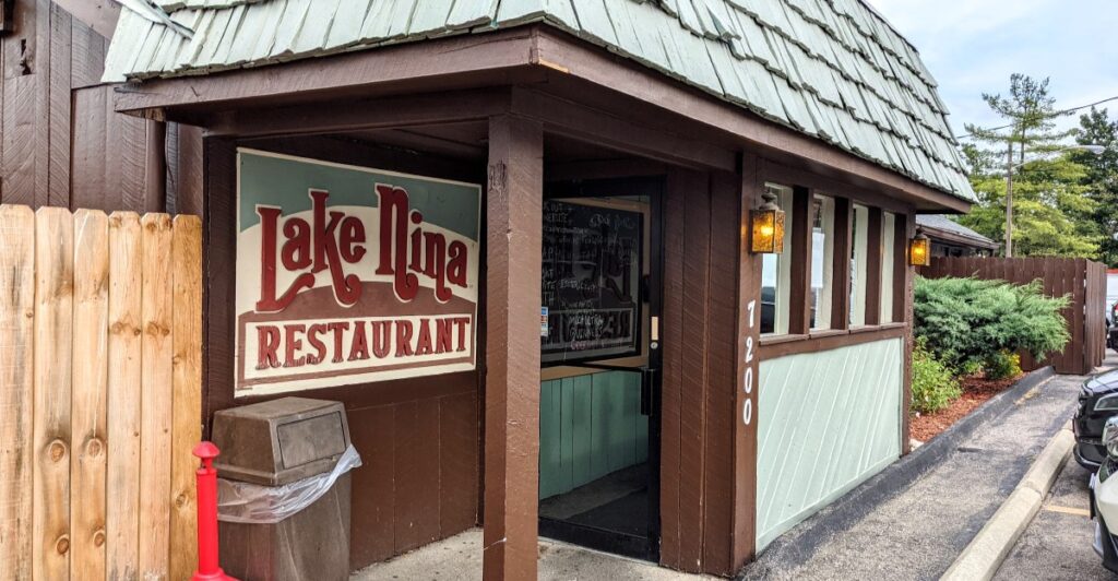 Forget The Lake Erie Crowds, These 10 Ohio Seafood Restaurants Are Where Locals Go In 2026