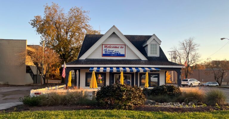 Fresh Seafood And Loyal Crowds Define These 10 Tennessee Neighborhood Gems