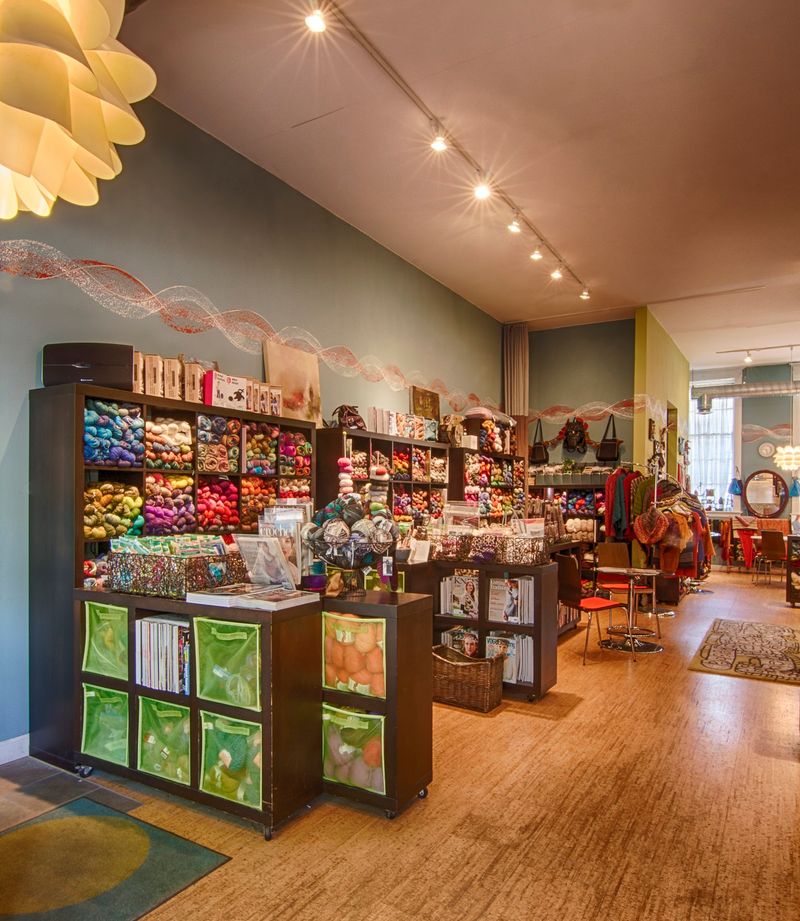 A Cheerful Room That Lowers the Pressure