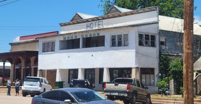 Ghost Hunters Keep Coming Back To This Forgotten Haunted Hotel In Texas