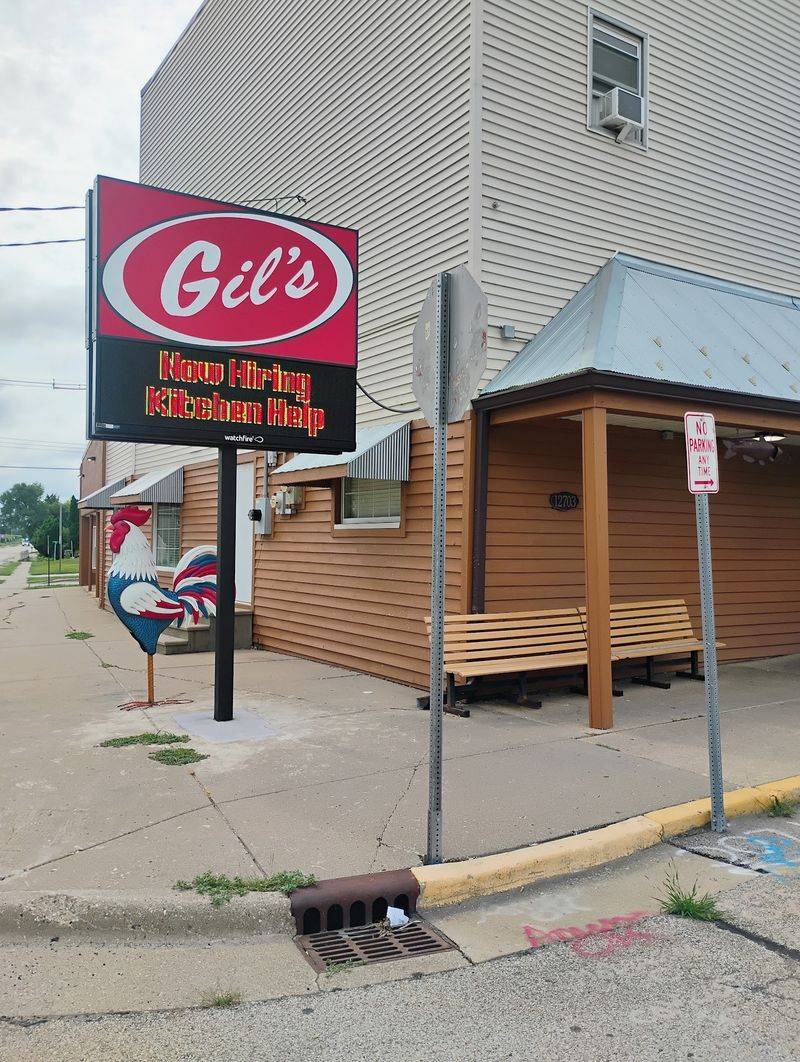 Gil’s Supper Club (Hanna City)
