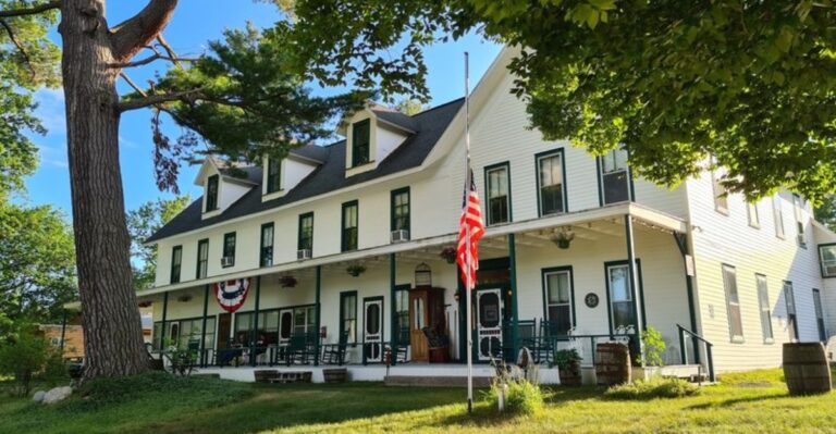 Hammocks, Bonfires, and a 135-Foot Porch Set the Pace at This Michigan Retreat