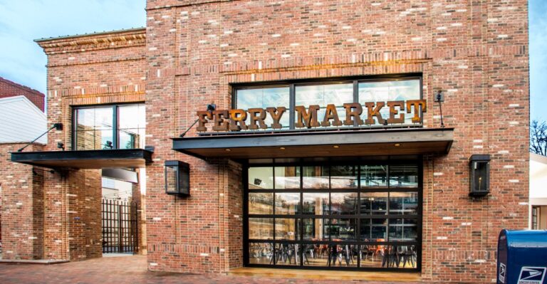 How This Pennsylvania Restaurant Sells Huge Lobster Rolls For So Cheap Is A Mystery