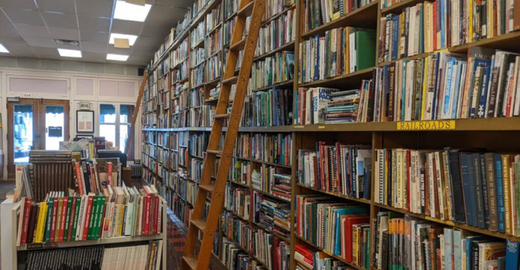 Inside Ohio’s Massive Five-Story Bookstore That Could Easily Fill An Entire Day