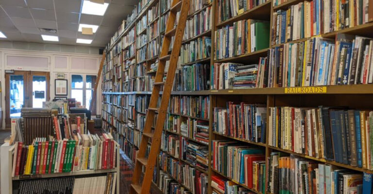 Inside Ohio’s Massive Five-Story Bookstore That Could Easily Fill An Entire Day