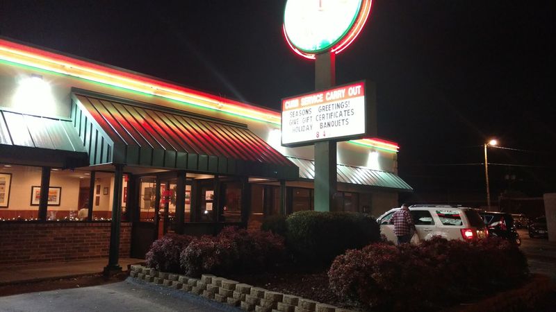 Louis' Restaurant & Drive-In