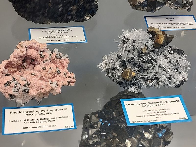 Colorado’s Mineral Treasures, Place by Place Colorado’s Mineral Treasures, Place by Place