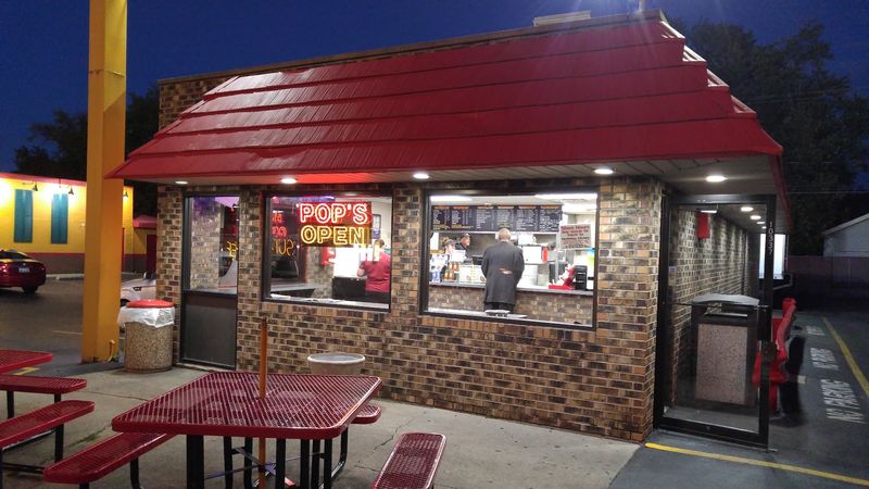 A Neighborhood Chain With Illinois Roots
