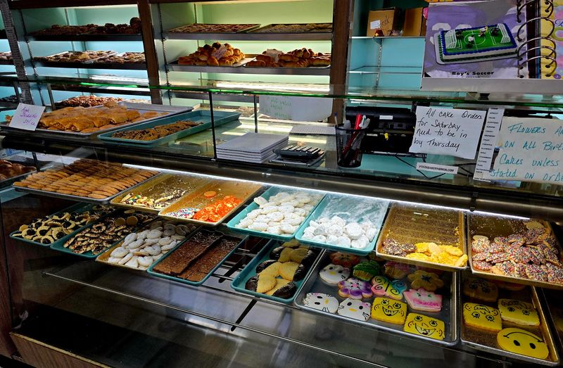 Pticek’s & Son Bakery (Chicago) Pticek’s & Son Bakery (Chicago)