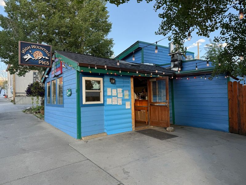 A Cozy House Front Hiding a Busy Pizza Stop A Cozy House Front Hiding a Busy Pizza Stop