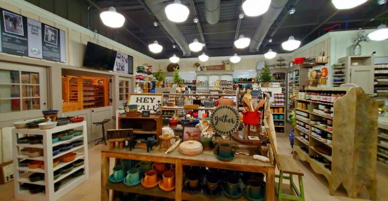 One Quick Stop Can Turn Into An Afternoon At This Huge Tennessee Country Store