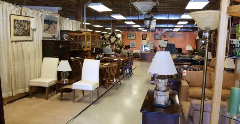 Pennsylvanians Are Flocking To This Gigantic Consignment Store That’s Almost Too Good To Be True