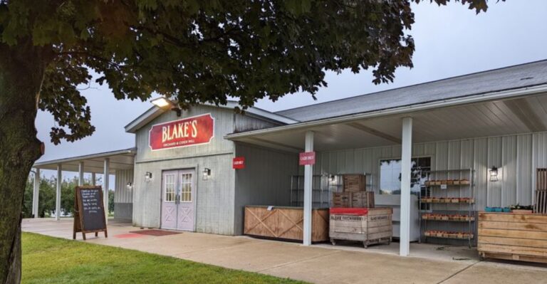 Pick Your Own Apples Then Grab Warm Cider Donuts At This Michigan Orchard