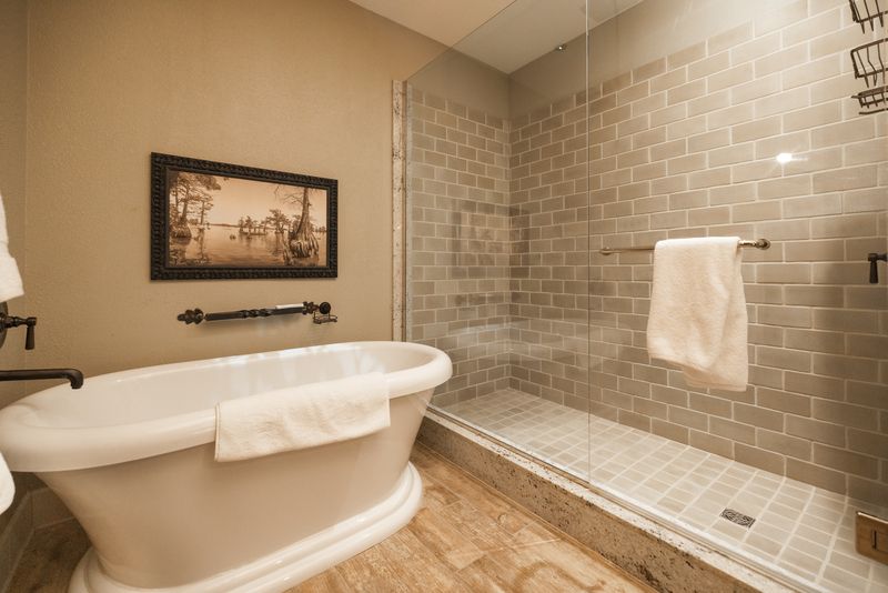 Jacuzzi Tubs Turn Bathrooms Into Personal Spas