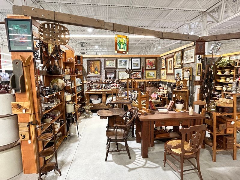 Illinois Treasure Hunting, Booth by Booth