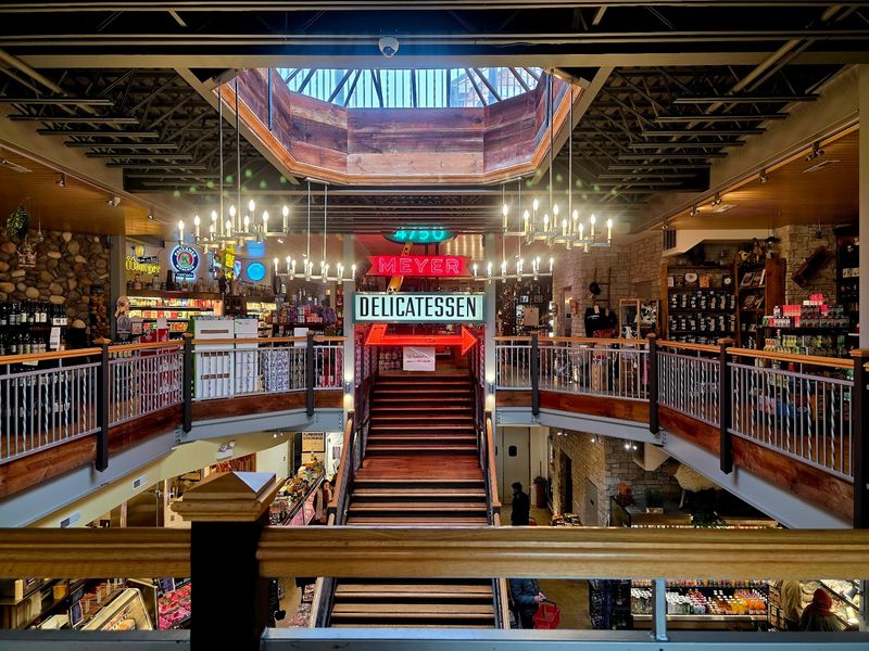 Gene's Sausage Shop and Delicatessen (Chicago)
