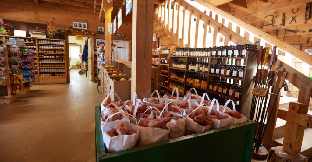 Six Generations Later, This Tennessee Apple House Still Makes Its Beloved Fried Pies