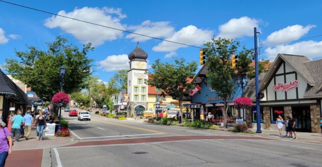 Spend A Day Wandering 12 Michigan Small Towns That Win People Over