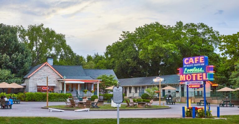 Tennessee’s Coziest Fall Meals Await At These 10 Local Restaurants