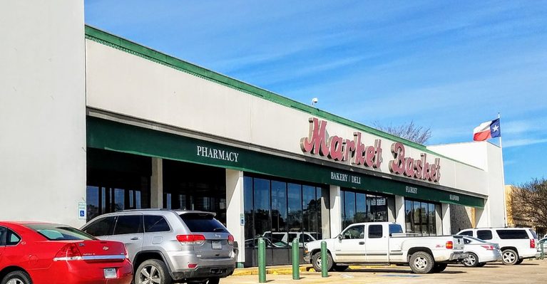 Texas Families Swear By This Grocery Store For Stretching Their Budget