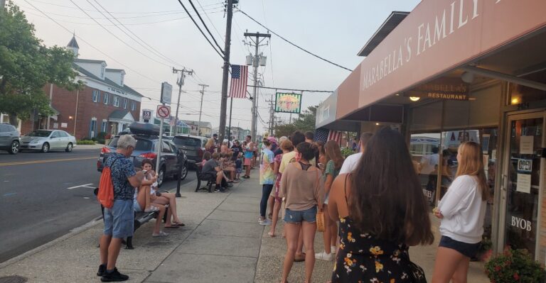 The Legendary New Jersey Ice Cream Shop Worth Waiting in Line For