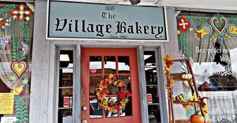 The Line At This Texas Bakery Is Your First Clue The Kolaches Are Something Special