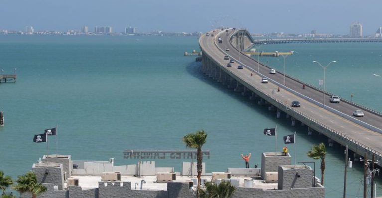 The Longest Bridge in Texas Offers One of the State’s Most Unforgettable Drives