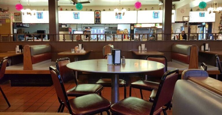 The Loose-Meat Sandwiches At This Charming Diner In Illinois Are Out-Of-This-World Delicious