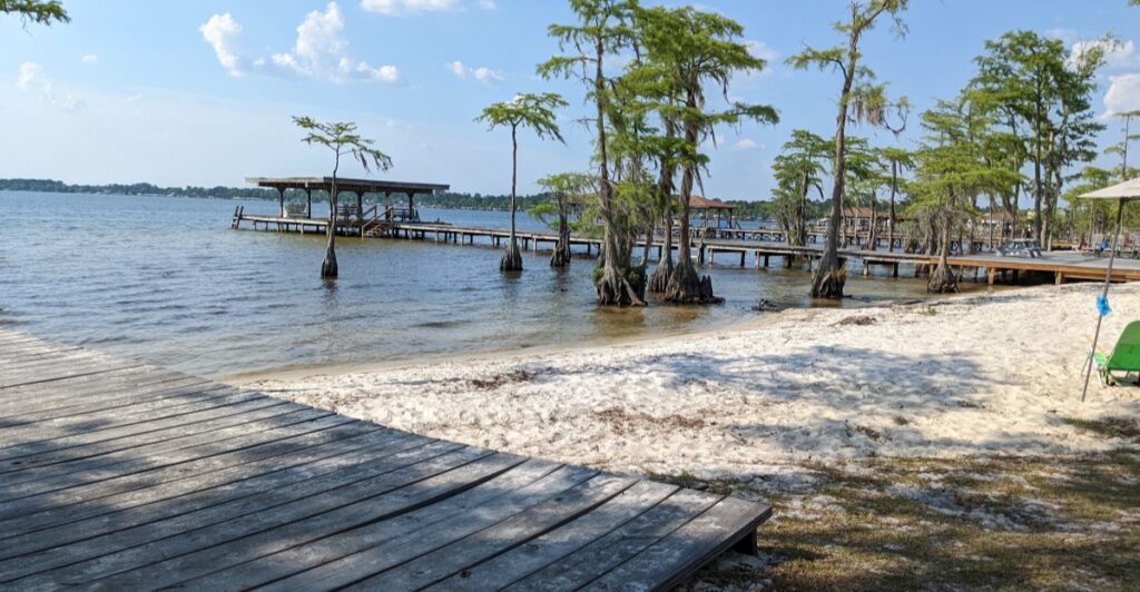 The Most Beautiful White-Sand Beach In North Carolina Isn’t Where You’d Expect
