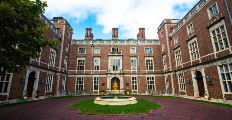 The Tiny New York College Offering Full-Tuition Scholarships And Ranking Among The Best In The Country