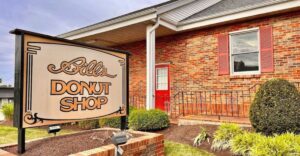 These 14 Ohio Bakeries Are Crafting Some Of The Best Apple Fritters You’ll Ever Taste