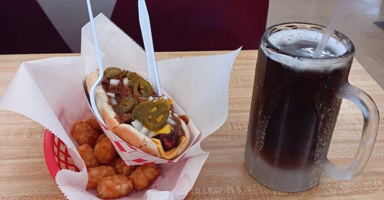 These 6 Texas Roadside Stands Pair Ice-Cold Root Beer With Seriously Good Burgers