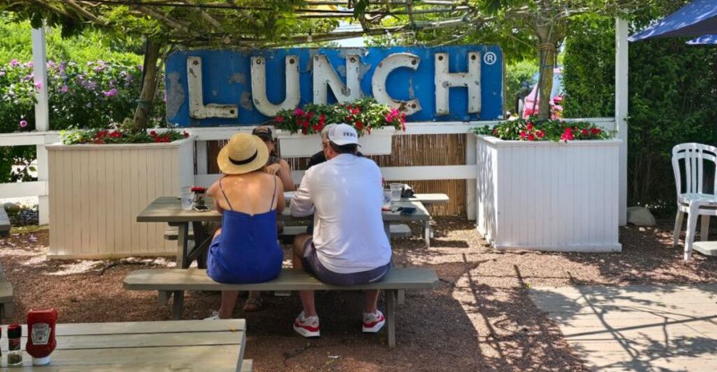 These 9 New York Seafood Shacks Are Local Favorites for Fresh Seafood