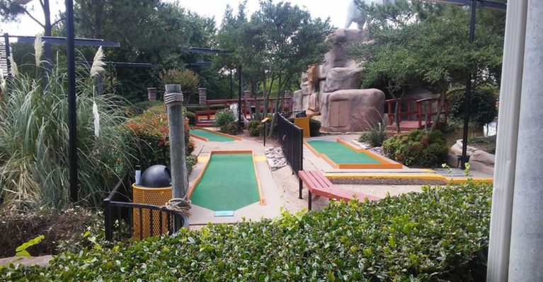 These 9 Texas Mini Golf Spots Made Us Forget We Came Just To Play A Round