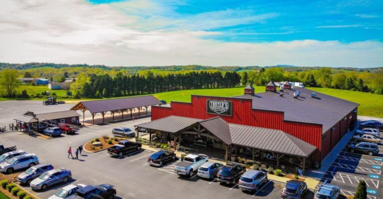 These Tennessee Farm Stands Serve Fresh-Baked Bread And Homegrown Goodness