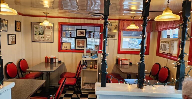 This 93-Year-Old Pennsylvania Roadside Diner Still Serves Classic Breakfasts With A Side Of History