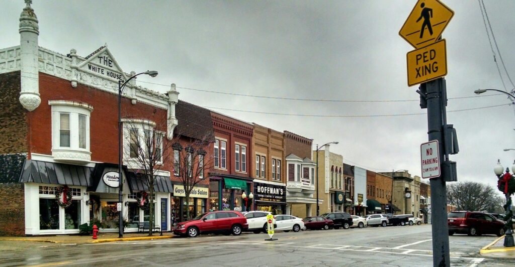 This Charming Illinois Small Town Feels Like an Antique Lover’s Dream Come True