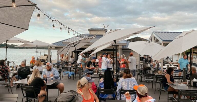 This Easygoing Tennessee Dock Bar Combines Live Music, Cold Drinks, And Waterfront Fun
