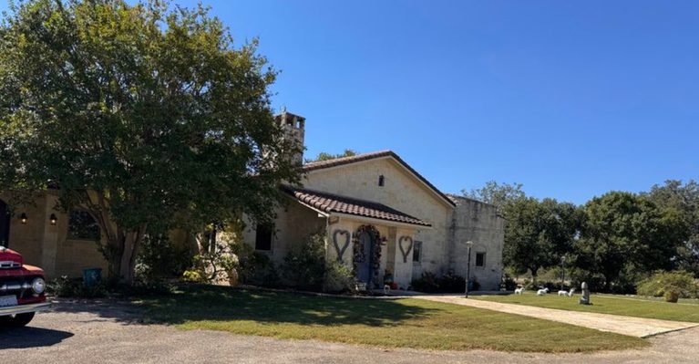 This Hidden-Away Texas Restaurant Feels Like A Destination All By Itself