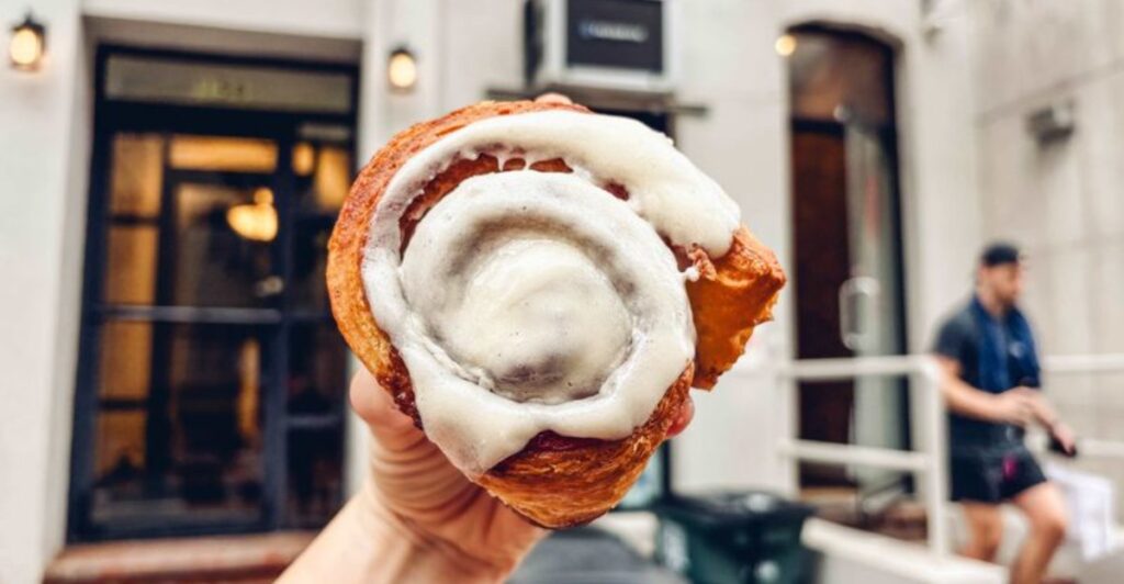 This New York Bakery Makes A Cinnamon Roll So Famous, People Travel Just To Taste It
