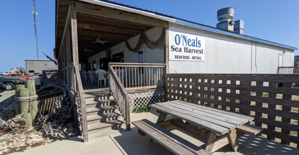 This North Carolina Seafood Restaurant Is So Popular That Locals Know To Get There Early