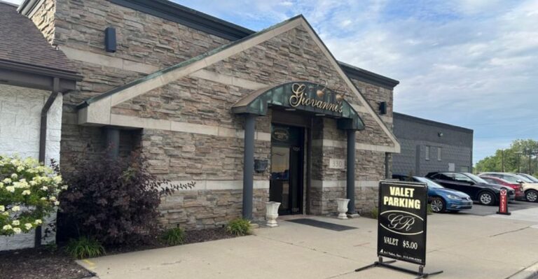 This Old-School Michigan Ristorante Started With Pizza And Later Fed Frank Sinatra