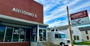 This Old-School Ohio Italian Bakery Has Been Making Cannoli And Bread Since 1968