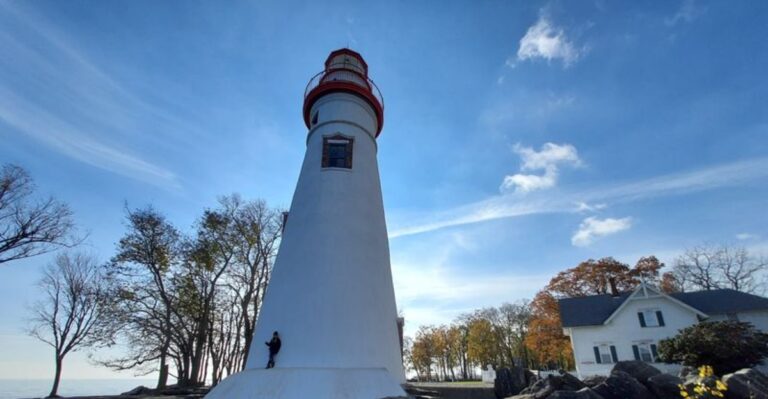 This Pennsylvania Lighthouse Is So Captivating It Could Be A Scene Straight Out Of A Nicholas Sparks Movie