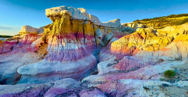 This Rainbow-Hued Colorado Park Looks Like It Belongs on Another Planet