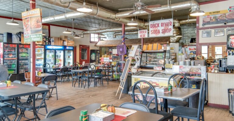 This Remote Tennessee Grocery Store Is Worth Every Mile Of The Drive