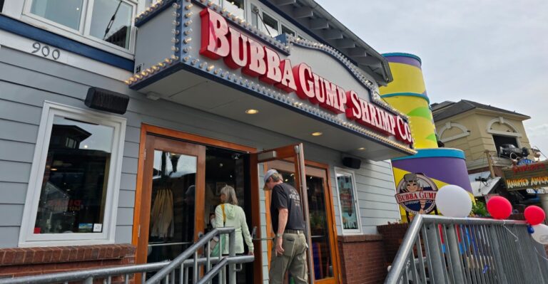 This Tennessee Restaurant Turns Forrest Gump’s Famous Shrimp Obsession Into A Lively Dining Experience