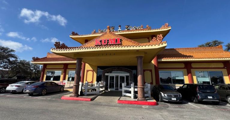 This Texas Buffet Might Be The Ultimate Stop For Sushi, Crab Legs, And Steak
