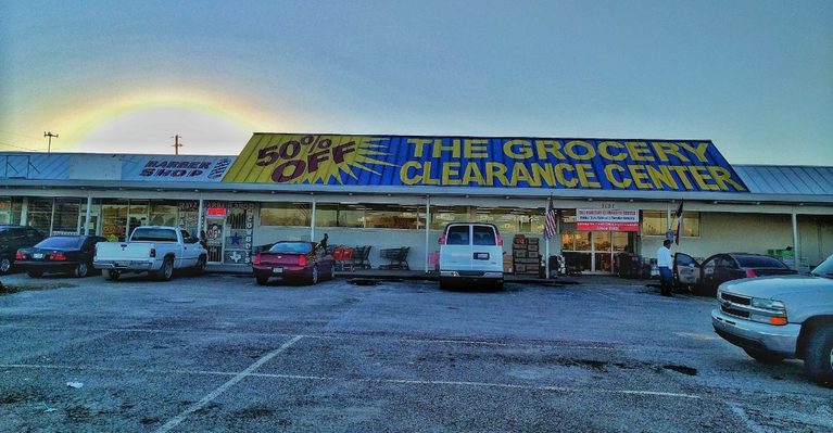 This Texas Discount Supermarket Makes the Big Grocery Chains Look Expensive
